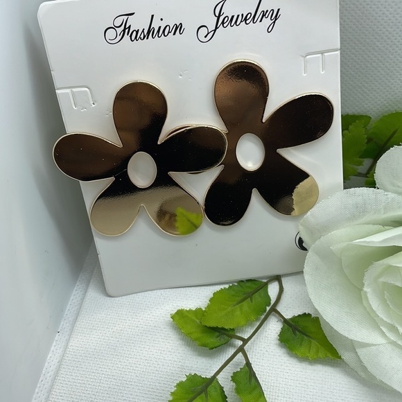 Gold Oversized Flower Stud Earrings - Picture 6 of 9